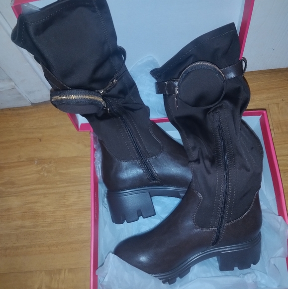 Boots - Picture 1 of 5